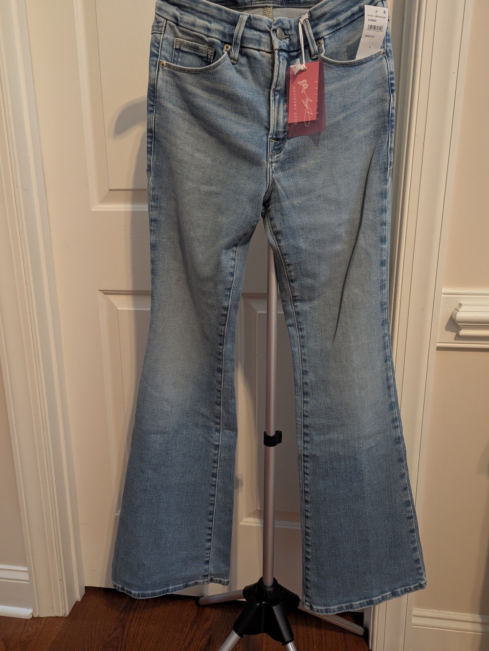 Good American Dolly Collection -Jolean Light Blue Flare Jeans - Picture 2 of 9